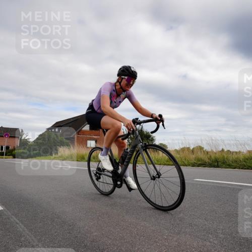 31.08.2025 - Elbe Triathlon Hamburg Michael Burmester http://msf.ph/oto/8661460 31.08.2025 16:08:58 Radfahren  meine-sportfotos.de