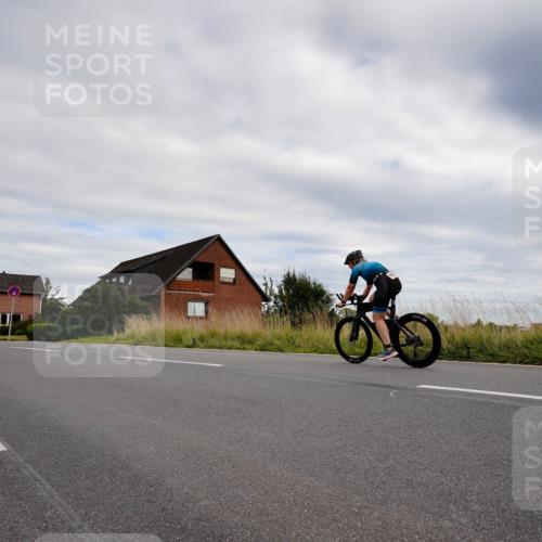 31.08.2025 - Elbe Triathlon Hamburg Michael Burmester http://msf.ph/oto/8661464 31.08.2025 16:09:03 Radfahren  meine-sportfotos.de
