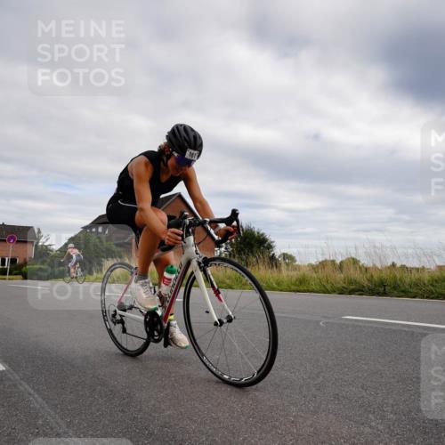 31.08.2025 - Elbe Triathlon Hamburg Michael Burmester http://msf.ph/oto/8661478 31.08.2025 16:09:27 Radfahren  meine-sportfotos.de