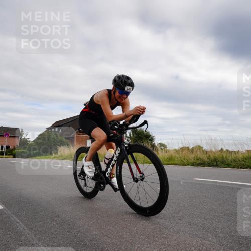 31.08.2025 - Elbe Triathlon Hamburg Michael Burmester http://msf.ph/oto/8661484 31.08.2025 16:09:36 Radfahren  meine-sportfotos.de