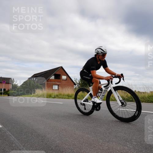 31.08.2025 - Elbe Triathlon Hamburg Michael Burmester http://msf.ph/oto/8661498 31.08.2025 16:10:02 Radfahren  meine-sportfotos.de