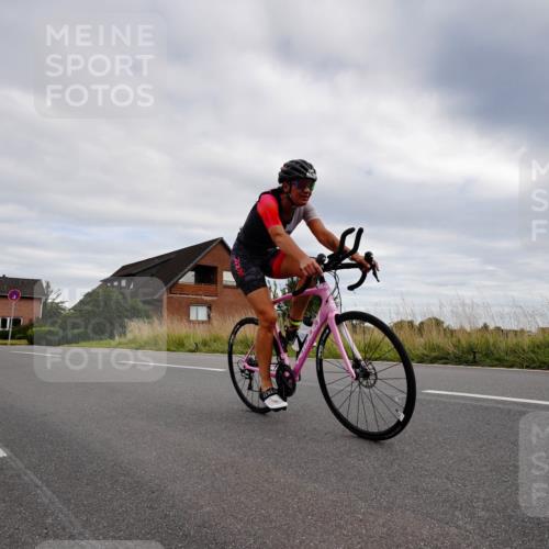31.08.2025 - Elbe Triathlon Hamburg Michael Burmester http://msf.ph/oto/8661503 31.08.2025 16:10:18 Radfahren  meine-sportfotos.de