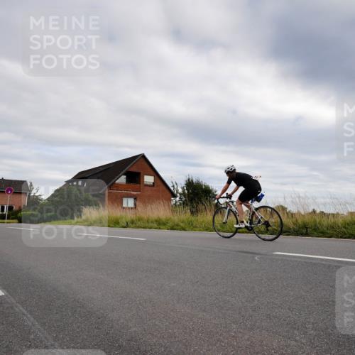 31.08.2025 - Elbe Triathlon Hamburg Michael Burmester http://msf.ph/oto/8661522 31.08.2025 16:10:36 Radfahren  meine-sportfotos.de