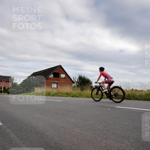 31.08.2025 - Elbe Triathlon Hamburg Michael Burmester http://msf.ph/oto/8661537 31.08.2025 16:11:20 Radfahren  meine-sportfotos.de