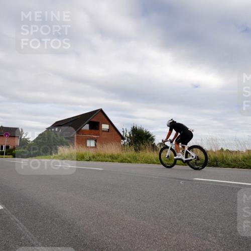 31.08.2025 - Elbe Triathlon Hamburg Michael Burmester http://msf.ph/oto/8661549 31.08.2025 16:12:03 Radfahren  meine-sportfotos.de