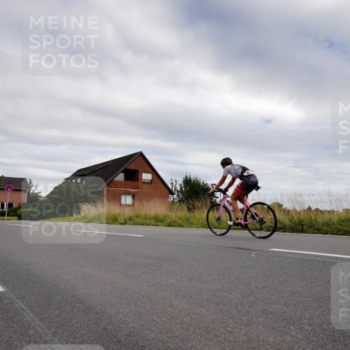 31.08.2025 - Elbe Triathlon Hamburg Michael Burmester http://msf.ph/oto/8661559 31.08.2025 16:12:27 Radfahren  meine-sportfotos.de