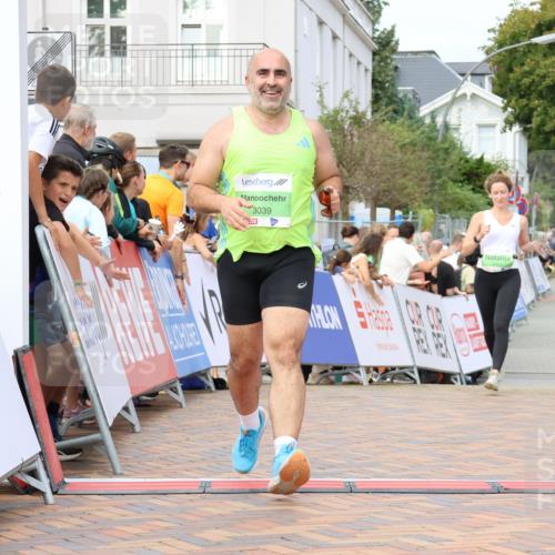 31.08.2025 - 21. Blankeneser Heldenlauf Strokosch-Dieckow http://msf.ph/oto/8661560 31.08.2025 11:23:48 Ziel 3039, 3307 meine-sportfotos.de