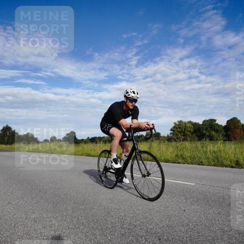 31.08.2025 - Elbe Triathlon Hamburg Michael Burmester http://msf.ph/oto/8661566 31.08.2025 09:09:03 Radfahren 199, 370, 426, 430, 549 meine-sportfotos.de