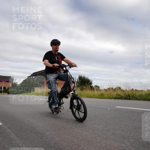 31.08.2025 - Elbe Triathlon Hamburg Michael Burmester http://msf.ph/oto/8661583 31.08.2025 16:13:02 Radfahren  meine-sportfotos.de
