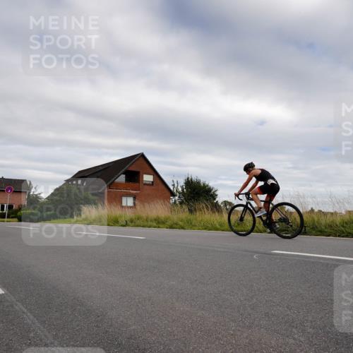 31.08.2025 - Elbe Triathlon Hamburg Michael Burmester http://msf.ph/oto/8661588 31.08.2025 16:13:07 Radfahren  meine-sportfotos.de