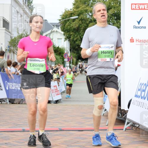 31.08.2025 - 21. Blankeneser Heldenlauf Strokosch-Dieckow http://msf.ph/oto/8661596 31.08.2025 11:23:38 Ziel 3186, 3187 meine-sportfotos.de