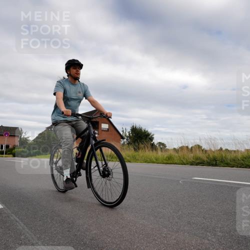 31.08.2025 - Elbe Triathlon Hamburg Michael Burmester http://msf.ph/oto/8661598 31.08.2025 16:13:10 Radfahren  meine-sportfotos.de