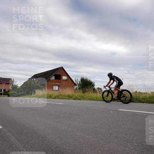 31.08.2025 - Elbe Triathlon Hamburg Michael Burmester http://msf.ph/oto/8661602 31.08.2025 16:13:11 Radfahren  meine-sportfotos.de