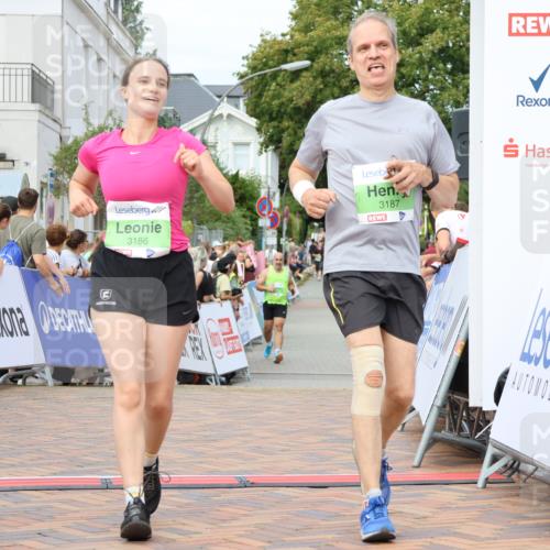 31.08.2025 - 21. Blankeneser Heldenlauf Strokosch-Dieckow http://msf.ph/oto/8661622 31.08.2025 11:23:38 Ziel 3186, 3187 meine-sportfotos.de