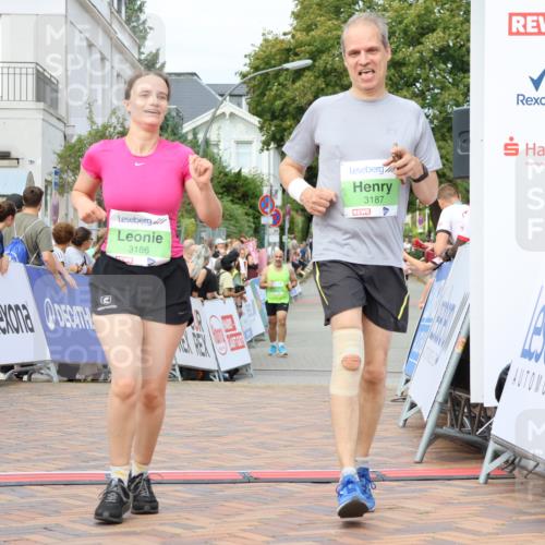 31.08.2025 - 21. Blankeneser Heldenlauf Strokosch-Dieckow http://msf.ph/oto/8661639 31.08.2025 11:23:38 Ziel 3186, 3187 meine-sportfotos.de