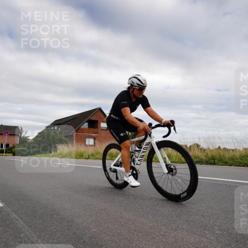 31.08.2025 - Elbe Triathlon Hamburg Michael Burmester http://msf.ph/oto/8661649 31.08.2025 16:14:43 Radfahren  meine-sportfotos.de