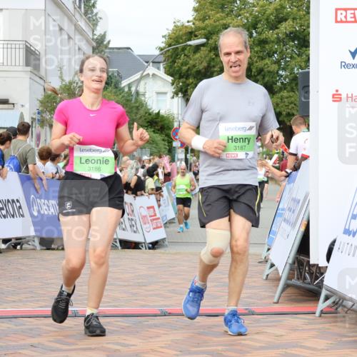 31.08.2025 - 21. Blankeneser Heldenlauf Strokosch-Dieckow http://msf.ph/oto/8661659 31.08.2025 11:23:38 Ziel 3186, 3187 meine-sportfotos.de