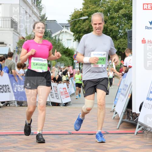31.08.2025 - 21. Blankeneser Heldenlauf Strokosch-Dieckow http://msf.ph/oto/8661669 31.08.2025 11:23:38 Ziel 3186, 3187 meine-sportfotos.de
