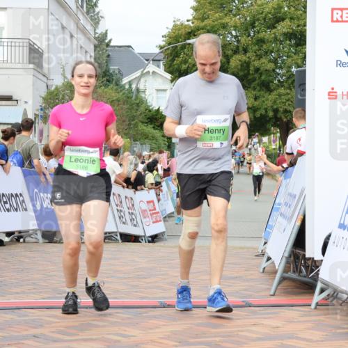 31.08.2025 - 21. Blankeneser Heldenlauf Strokosch-Dieckow http://msf.ph/oto/8661695 31.08.2025 11:23:38 Ziel 3186, 3187 meine-sportfotos.de