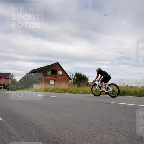 31.08.2025 - Elbe Triathlon Hamburg Michael Burmester http://msf.ph/oto/8661712 31.08.2025 16:16:44 Radfahren  meine-sportfotos.de