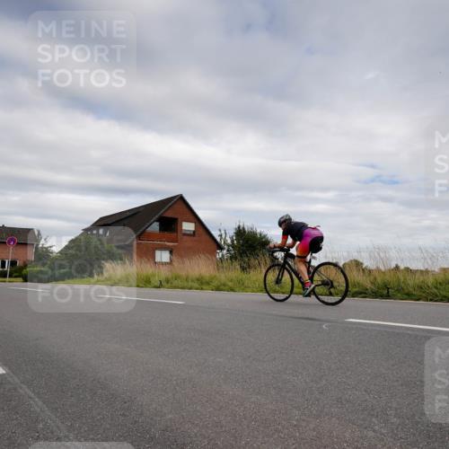 31.08.2025 - Elbe Triathlon Hamburg Michael Burmester http://msf.ph/oto/8661721 31.08.2025 16:17:16 Radfahren  meine-sportfotos.de