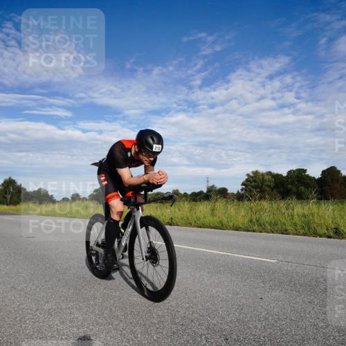 31.08.2025 - Elbe Triathlon Hamburg Michael Burmester http://msf.ph/oto/8661735 31.08.2025 09:11:08 Radfahren 212, 395 meine-sportfotos.de