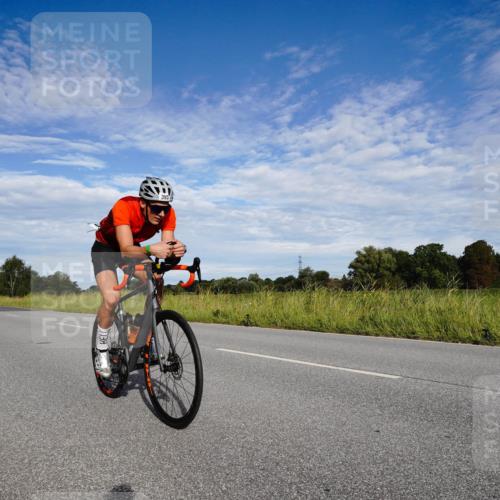 31.08.2025 - Elbe Triathlon Hamburg Michael Burmester http://msf.ph/oto/8661739 31.08.2025 09:11:15 Radfahren 395, 600 meine-sportfotos.de