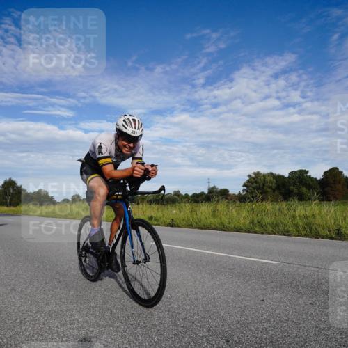 31.08.2025 - Elbe Triathlon Hamburg Michael Burmester http://msf.ph/oto/8661774 31.08.2025 09:11:40 Radfahren 239, 351, 445 meine-sportfotos.de