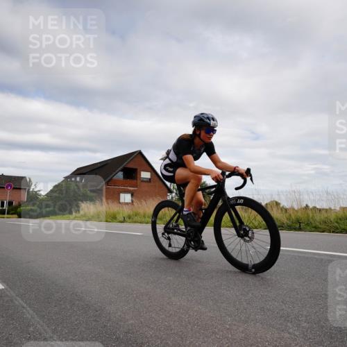 31.08.2025 - Elbe Triathlon Hamburg Michael Burmester http://msf.ph/oto/8661794 31.08.2025 16:20:33 Radfahren  meine-sportfotos.de