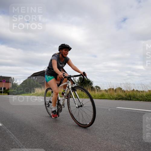 31.08.2025 - Elbe Triathlon Hamburg Michael Burmester http://msf.ph/oto/8661853 31.08.2025 16:23:24 Radfahren  meine-sportfotos.de