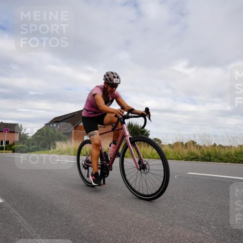 31.08.2025 - Elbe Triathlon Hamburg Michael Burmester http://msf.ph/oto/8661920 31.08.2025 16:28:37 Radfahren  meine-sportfotos.de