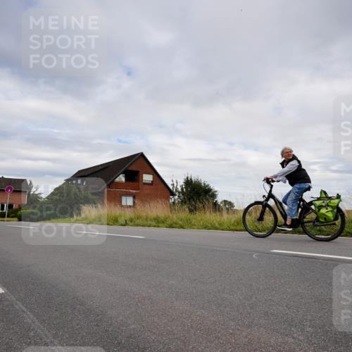 31.08.2025 - Elbe Triathlon Hamburg Michael Burmester http://msf.ph/oto/8661936 31.08.2025 16:31:45 Radfahren  meine-sportfotos.de