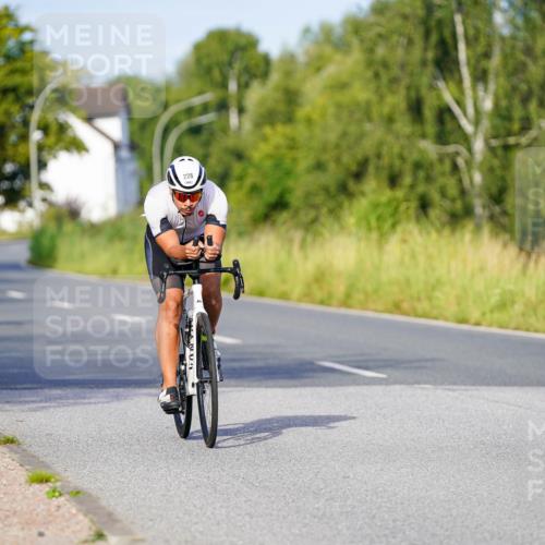 31.08.2025 - Elbe Triathlon Hamburg Michael Burmester http://msf.ph/oto/8661963 31.08.2025 09:06:03 Radfahren 189, 228, 343, 369 meine-sportfotos.de