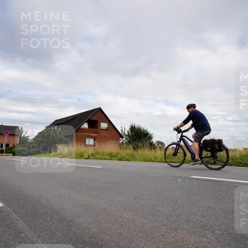 31.08.2025 - Elbe Triathlon Hamburg Michael Burmester http://msf.ph/oto/8661964 31.08.2025 16:32:45 Radfahren  meine-sportfotos.de