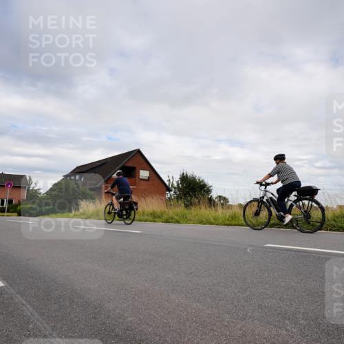 31.08.2025 - Elbe Triathlon Hamburg Michael Burmester http://msf.ph/oto/8661971 31.08.2025 16:32:46 Radfahren  meine-sportfotos.de