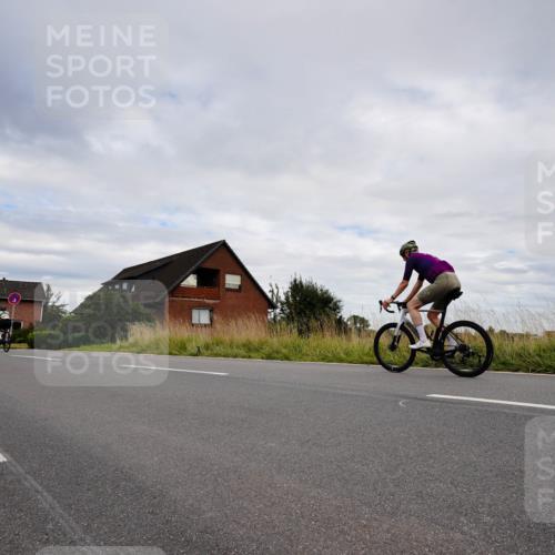 31.08.2025 - Elbe Triathlon Hamburg Michael Burmester http://msf.ph/oto/8661980 31.08.2025 16:33:49 Radfahren  meine-sportfotos.de