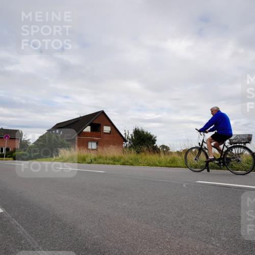 31.08.2025 - Elbe Triathlon Hamburg Michael Burmester http://msf.ph/oto/8661989 31.08.2025 16:36:29 Radfahren  meine-sportfotos.de