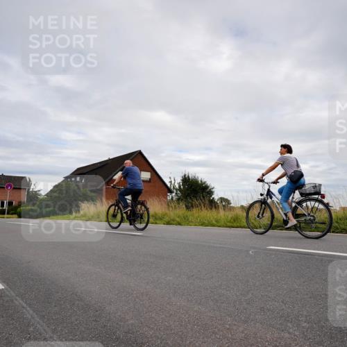 31.08.2025 - Elbe Triathlon Hamburg Michael Burmester http://msf.ph/oto/8662017 31.08.2025 16:37:50 Radfahren  meine-sportfotos.de