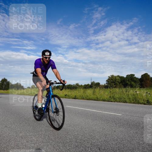 31.08.2025 - Elbe Triathlon Hamburg Michael Burmester http://msf.ph/oto/8662033 31.08.2025 09:13:53 Radfahren 414, 415, 490, 533 meine-sportfotos.de