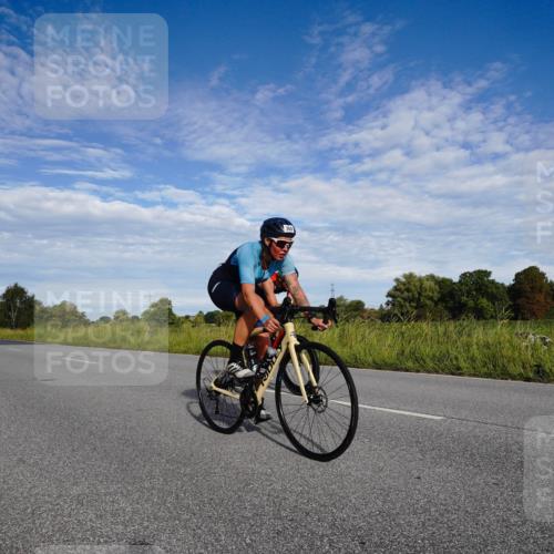 31.08.2025 - Elbe Triathlon Hamburg Michael Burmester http://msf.ph/oto/8662052 31.08.2025 09:14:08 Radfahren 210, 305, 360, 384, 519, 554 meine-sportfotos.de