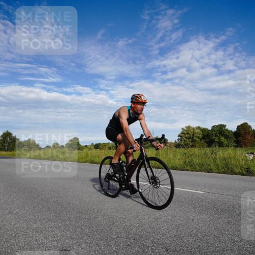 31.08.2025 - Elbe Triathlon Hamburg Michael Burmester http://msf.ph/oto/8662065 31.08.2025 09:14:21 Radfahren 249, 256, 357, 496 meine-sportfotos.de