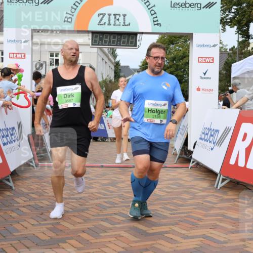 31.08.2025 - 21. Blankeneser Heldenlauf Strokosch-Dieckow http://msf.ph/oto/8662066 31.08.2025 11:22:52 Ziel 3156, 3557, 3555 meine-sportfotos.de