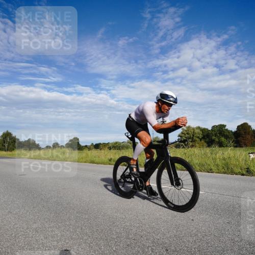 31.08.2025 - Elbe Triathlon Hamburg Michael Burmester http://msf.ph/oto/8662080 31.08.2025 09:14:39 Radfahren 421, 596 meine-sportfotos.de