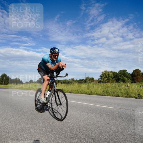 31.08.2025 - Elbe Triathlon Hamburg Michael Burmester http://msf.ph/oto/8662085 31.08.2025 09:14:53 Radfahren 354, 377 meine-sportfotos.de