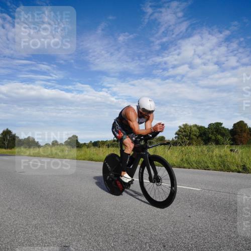 31.08.2025 - Elbe Triathlon Hamburg Michael Burmester http://msf.ph/oto/8662115 31.08.2025 09:15:30 Radfahren 387, 527, 672 meine-sportfotos.de