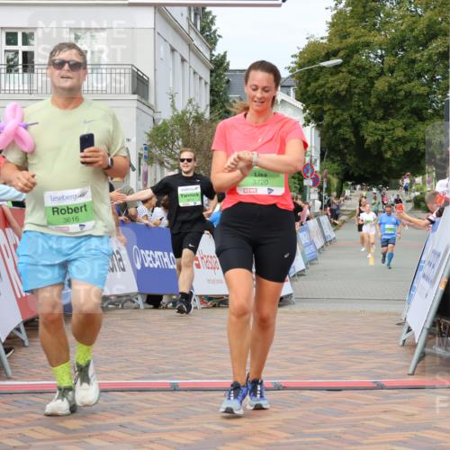 31.08.2025 - 21. Blankeneser Heldenlauf Strokosch-Dieckow http://msf.ph/oto/8662132 31.08.2025 11:22:40 Ziel 3613, 3616, 3720 meine-sportfotos.de