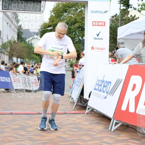 31.08.2025 - 21. Blankeneser Heldenlauf Strokosch-Dieckow http://msf.ph/oto/8662133 31.08.2025 11:24:49 Ziel 3642, 3640 meine-sportfotos.de