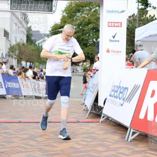 31.08.2025 - 21. Blankeneser Heldenlauf Strokosch-Dieckow http://msf.ph/oto/8662158 31.08.2025 11:24:49 Ziel 3642, 3640 meine-sportfotos.de