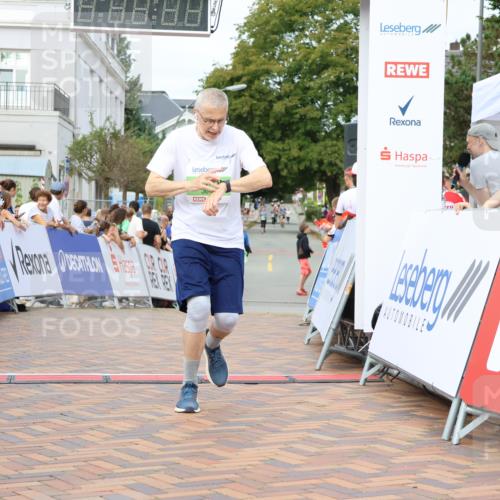 31.08.2025 - 21. Blankeneser Heldenlauf Strokosch-Dieckow http://msf.ph/oto/8662193 31.08.2025 11:24:49 Ziel 3642, 3640 meine-sportfotos.de