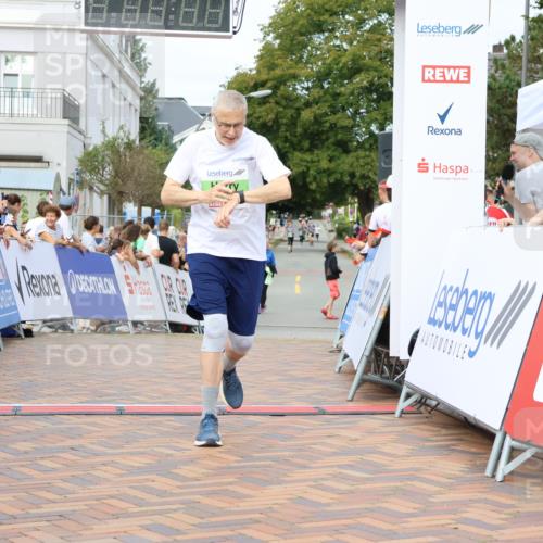 31.08.2025 - 21. Blankeneser Heldenlauf Strokosch-Dieckow http://msf.ph/oto/8662204 31.08.2025 11:24:49 Ziel 3642, 3640 meine-sportfotos.de